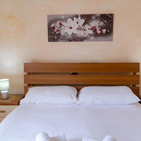 Sarre Skyline - Relax In Valle D'aosta * أَويستا